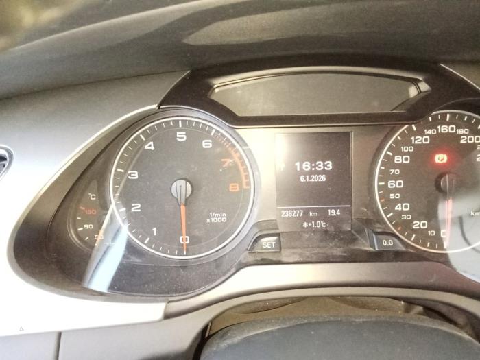 Audi A4 Sloopvoertuig (2010, Grijs)