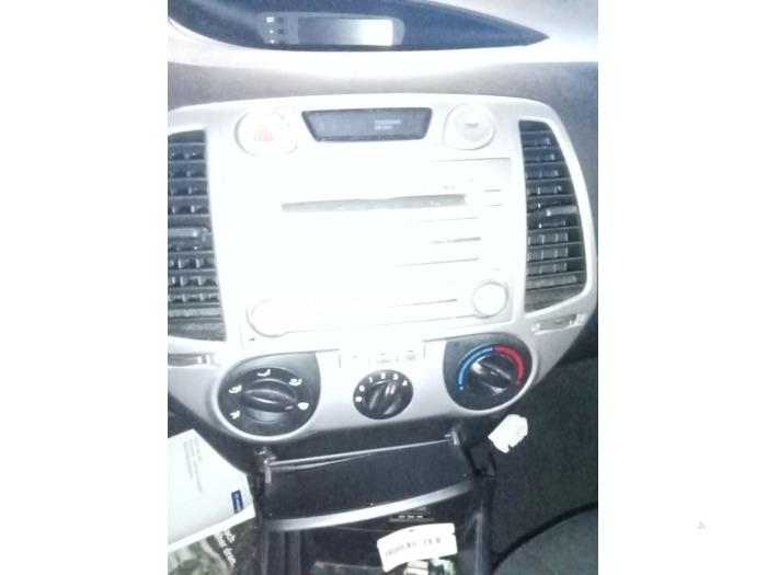 Hyundai i20 1.2i 16V Sloopvoertuig (2012, Rood)