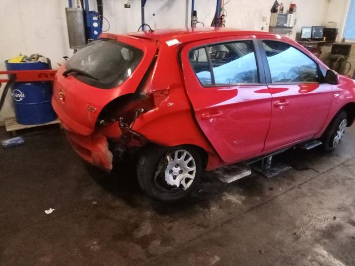 Hyundai i20 1.2i 16V Sloopvoertuig (2012, Rood)