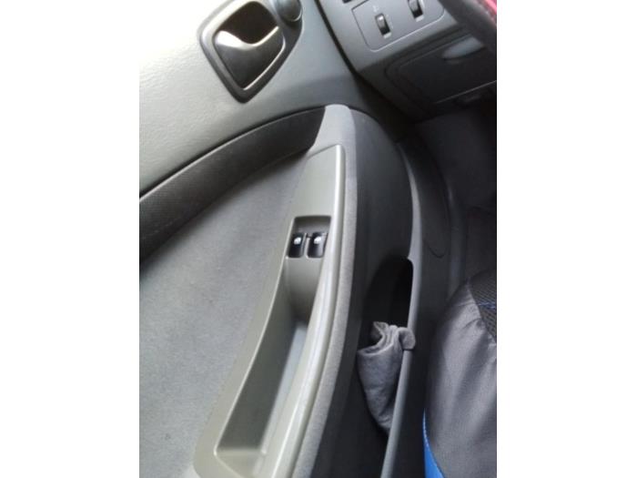 Chevrolet Nubira Wagon 1.6 16V Sloopvoertuig (2007, 92U)