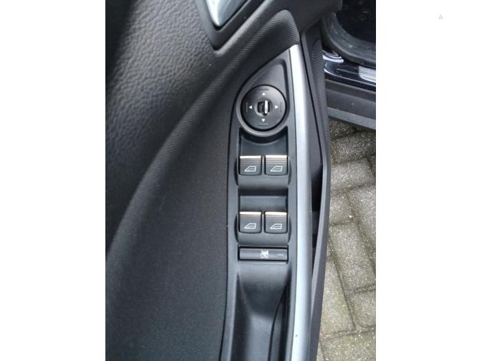 Ford Focus 3 1.0 Ti-VCT EcoBoost 12V 100 Sloopvoertuig (2014, Zwart)