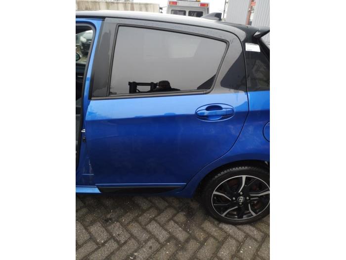 Toyota Yaris III 1.5 16V Hybrid Sloopvoertuig (2018, Blauw)