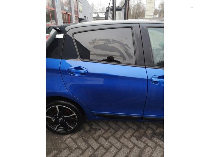 Toyota Yaris III 1.5 16V Hybrid Sloopvoertuig (2018, Blauw)