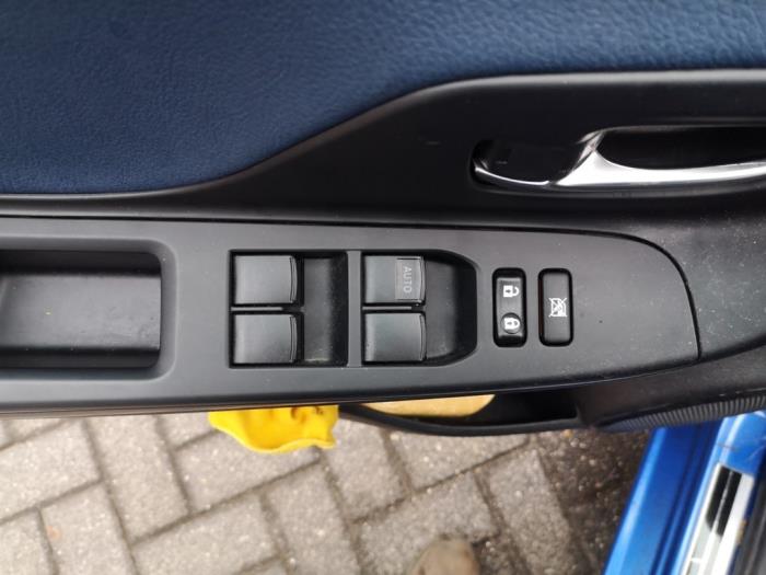 Toyota Yaris III 1.5 16V Hybrid Sloopvoertuig (2018, Blauw)