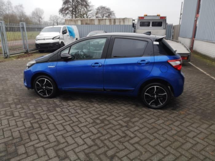 Toyota Yaris III 1.5 16V Hybrid Sloopvoertuig (2018, Blauw)