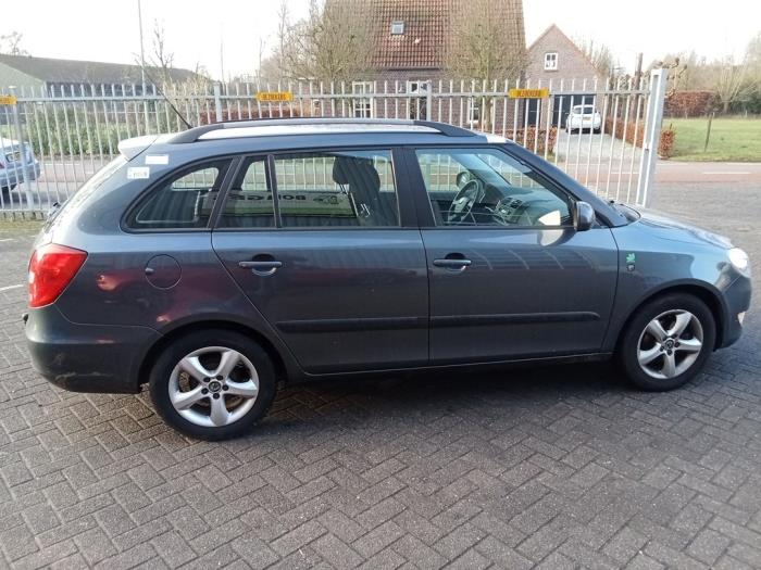 Skoda Fabia II Combi 1.2 TDI 12V Greenline Sloopvoertuig (2011, Grijs)