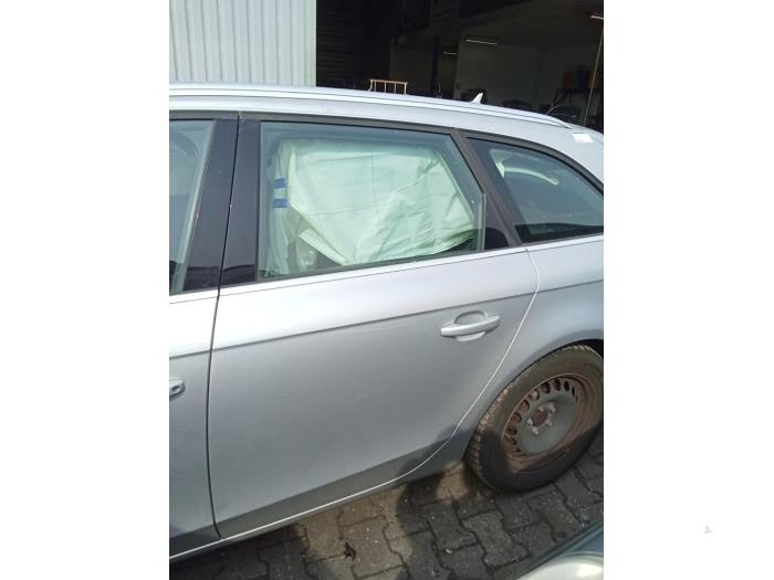 Audi A4 Avant 2.0 TDI 16V Sloopvoertuig (2011, Grijs)