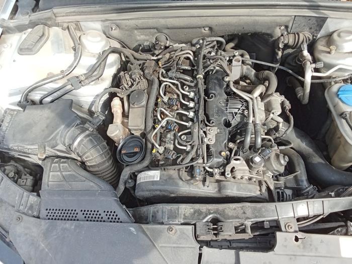Audi A4 Avant 2.0 TDI 16V Sloopvoertuig (2011, Grijs)