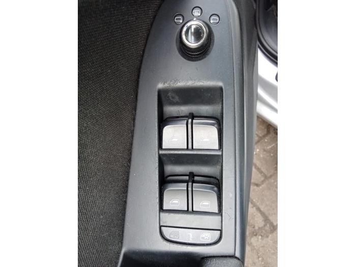 Audi A4 Avant 2.0 TDI 16V Sloopvoertuig (2011, Grijs)