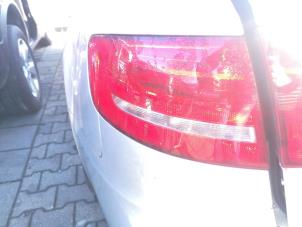 Audi A4 Avant 2.0 TDI 16V Sloopvoertuig (2011, Grijs)