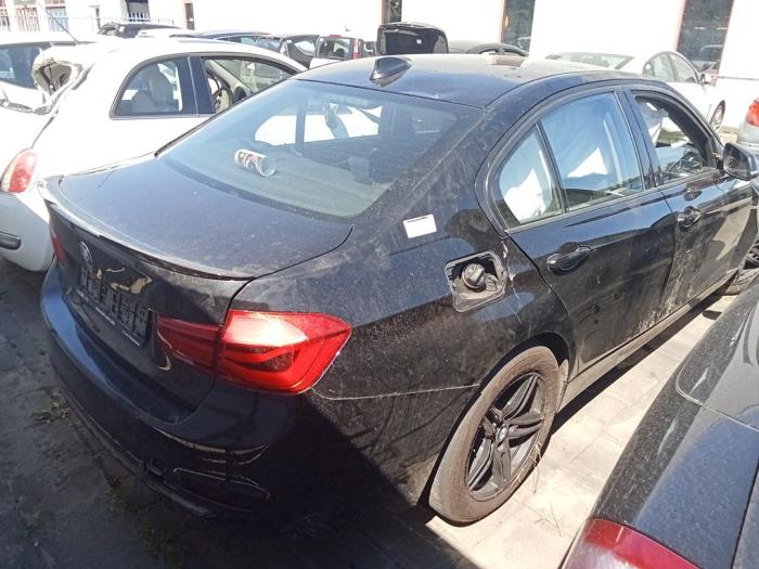 BMW 3 serie 318d 2.0 16V Sloopvoertuig (2017, Zwart)
