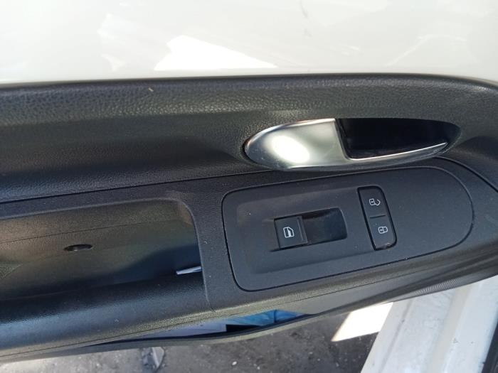 Volkswagen Up! 1.0 12V 60 Sloopvoertuig (2015, Wit)