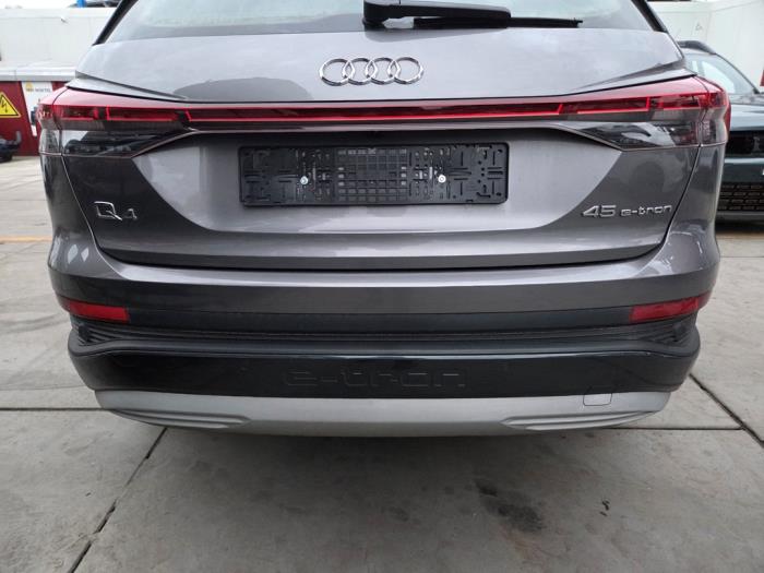 Audi Q4 45 e-tron 82 kWh Sloopvoertuig (2024, Grijs)