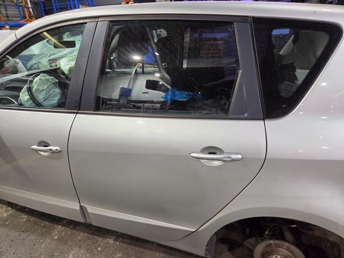 Renault Scénic III 1.2 16V TCe 115 Energy Sloopvoertuig (2014, Grijs)