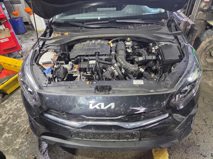 Kia Ceed Sportswagon 1.0i T-GDi 12V Sloopvoertuig (2023, Zwart)