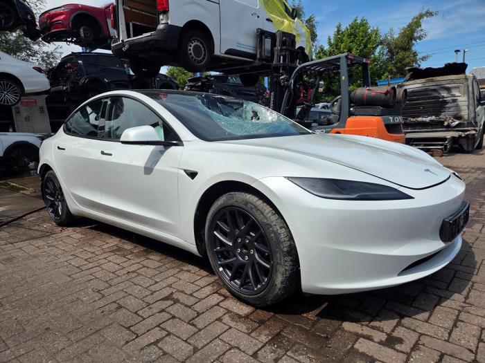 Tesla Model 3 RWD 60 kWh Sloopvoertuig (2025, Wit)