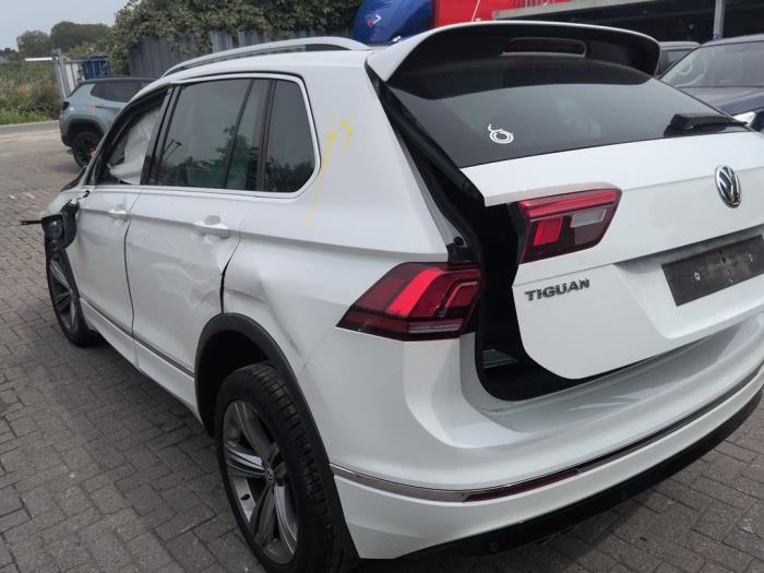 Volkswagen Tiguan 2.0 TSI 16V 4Motion Sloopvoertuig (2019, Wit)