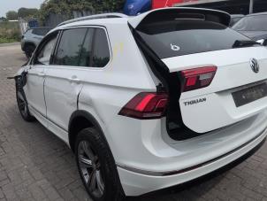 Volkswagen Tiguan 2.0 TSI 16V 4Motion Sloopvoertuig (2019, Wit)