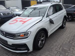Volkswagen Tiguan 2.0 TSI 16V 4Motion Sloopvoertuig (2019, Wit)