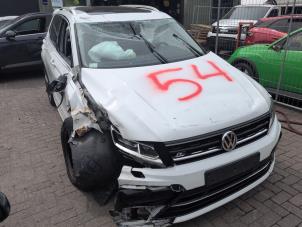 Volkswagen Tiguan 2.0 TSI 16V 4Motion Sloopvoertuig (2019, Wit)