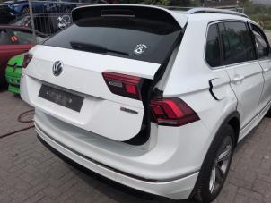 Volkswagen Tiguan 2.0 TSI 16V 4Motion Sloopvoertuig (2019, Wit)