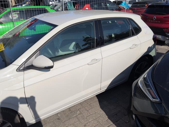 Volkswagen Polo VI 1.0 TSI 12V  (Sloop)
