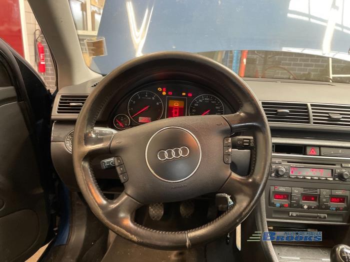 Audi A4 Avant 2.0 20V Sloopvoertuig (2002, Blauw)