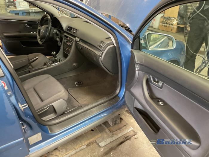 Audi A4 Avant 2.0 20V Sloopvoertuig (2002, Blauw)