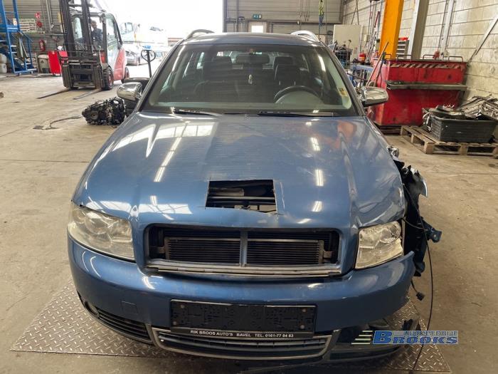 Audi A4 Avant 2.0 20V Sloopvoertuig (2002, Blauw)