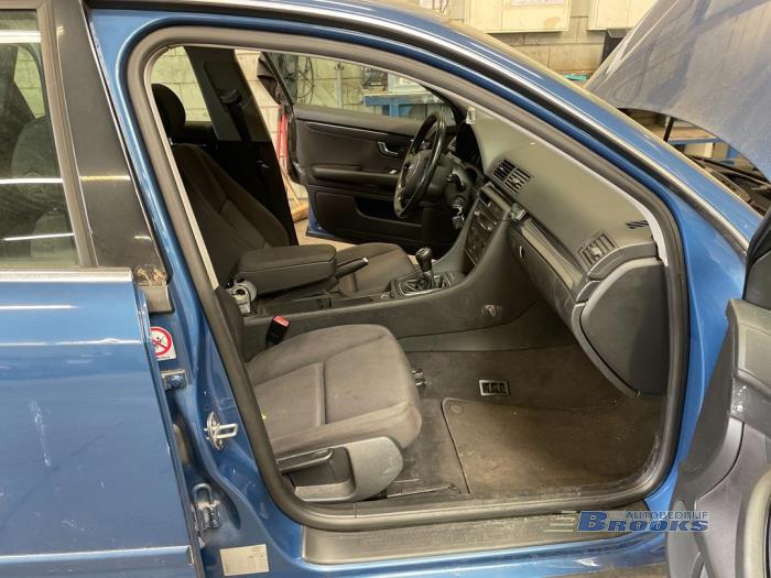 Audi A4 Avant 2.0 20V Sloopvoertuig (2002, Blauw)