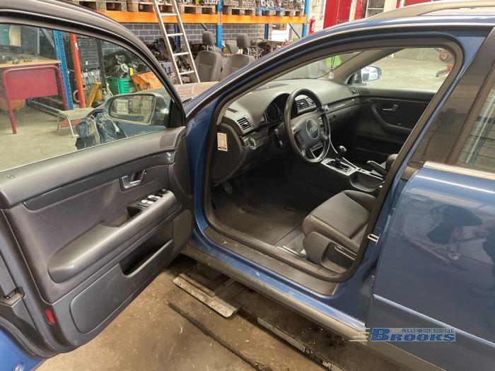 Audi A4 Avant 2.0 20V Sloopvoertuig (2002, Blauw)