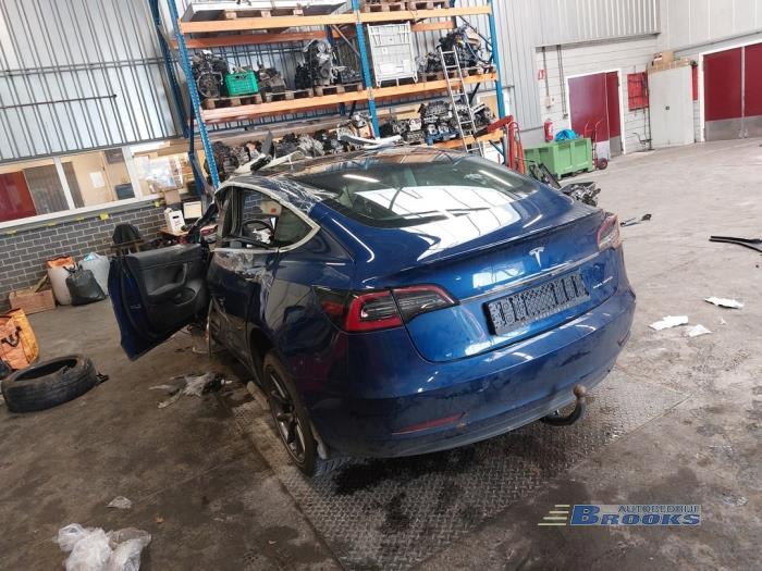Tesla Model 3 EV AWD Sloopvoertuig (2019, Blauw)