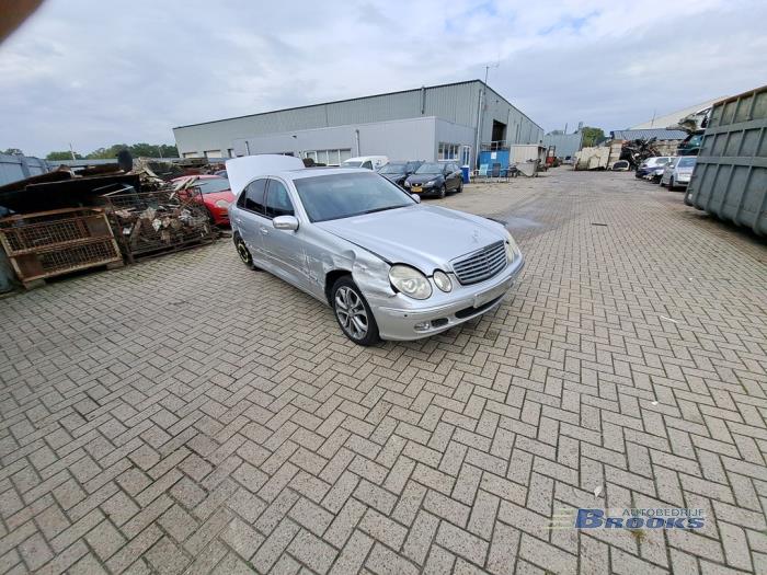 Mercedes E-Klasse Sloopvoertuig (2002, Grijs)