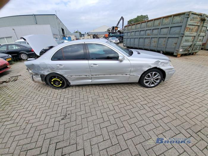 Mercedes E-Klasse Sloopvoertuig (2002, Grijs)