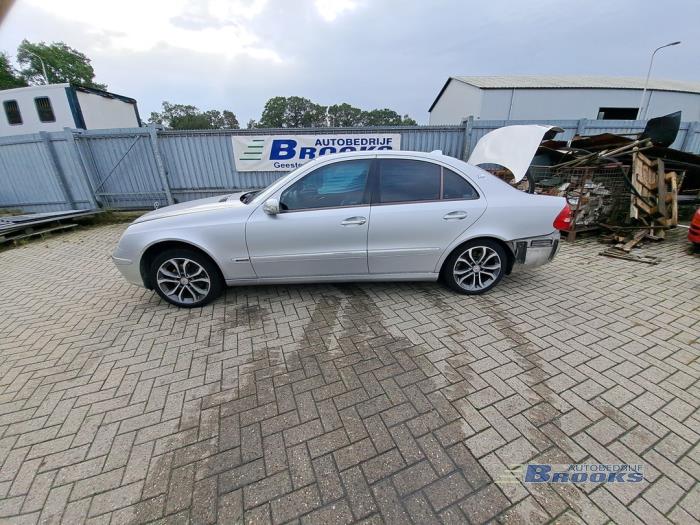 Mercedes E-Klasse Sloopvoertuig (2002, Grijs)