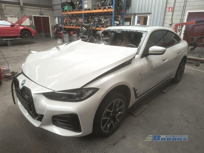 BMW i4 eDrive40 84 kWh Sloopvoertuig (2022, Wit)