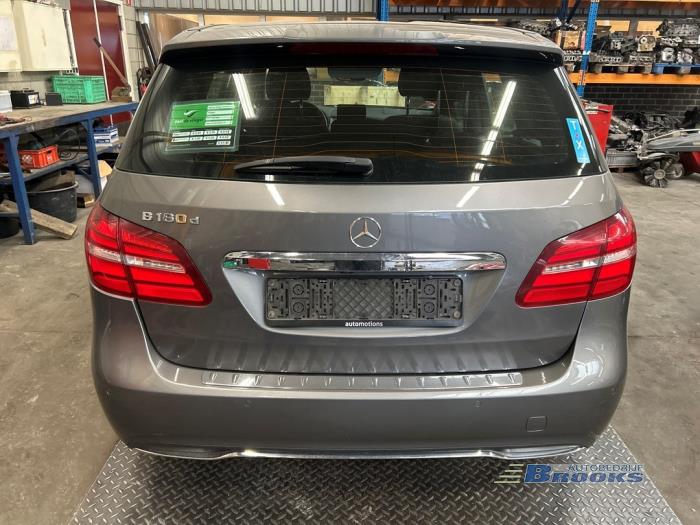 Mercedes B 1.5 B-180 CDI,d 16V Sloopvoertuig (2017, Grijs)