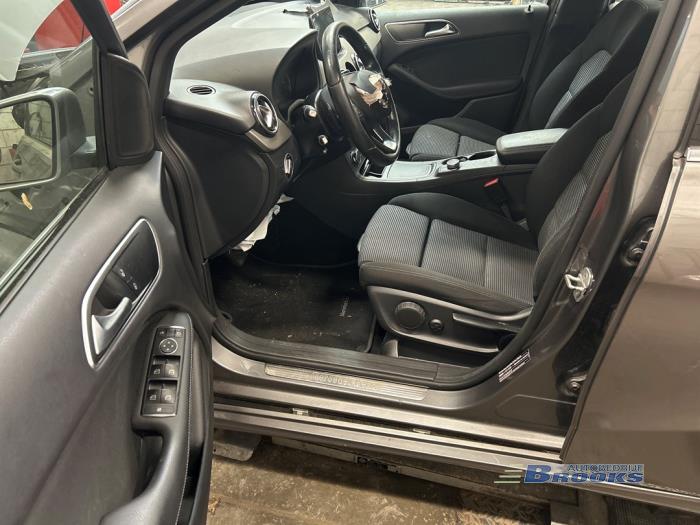 Mercedes B 1.5 B-180 CDI,d 16V Sloopvoertuig (2017, Grijs)