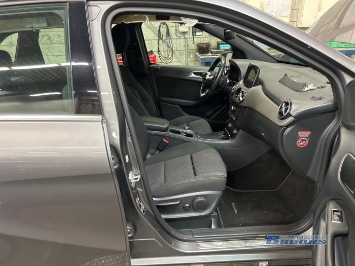 Mercedes B 1.5 B-180 CDI,d 16V Sloopvoertuig (2017, Grijs)