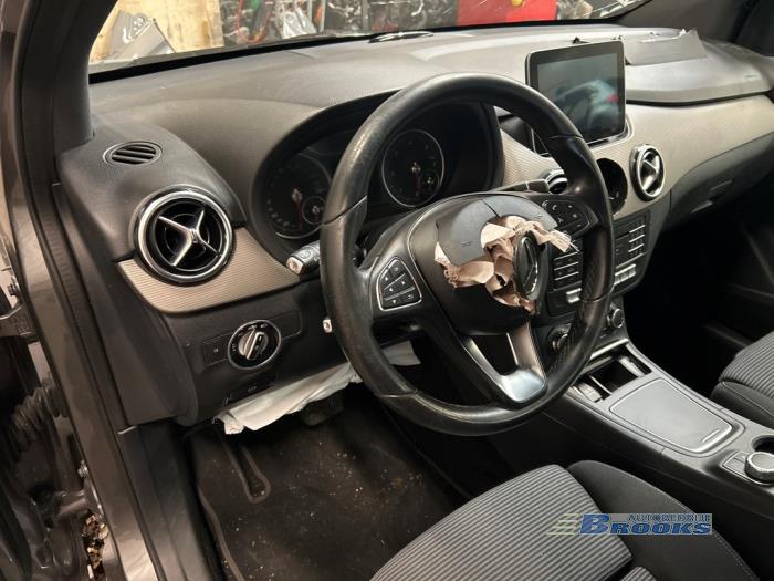 Mercedes B 1.5 B-180 CDI,d 16V Sloopvoertuig (2017, Grijs)