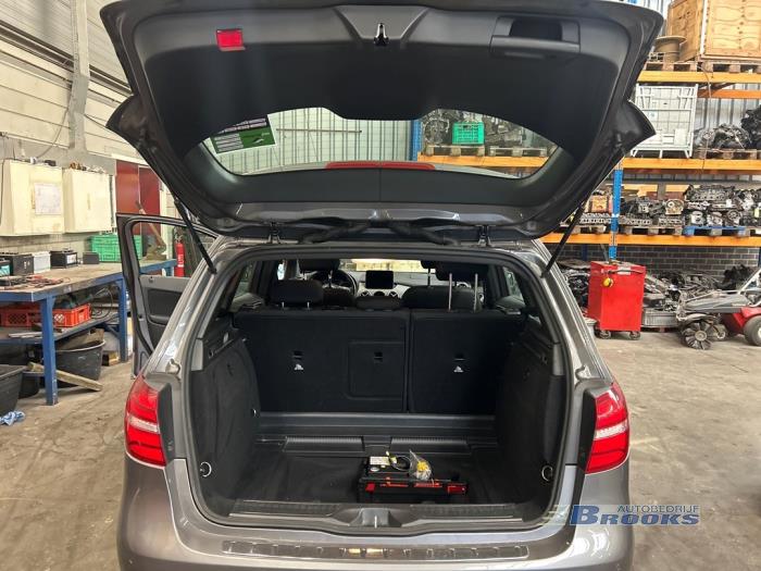 Mercedes B 1.5 B-180 CDI,d 16V Sloopvoertuig (2017, Grijs)