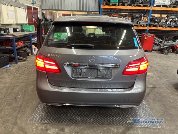 Mercedes B 1.5 B-180 CDI,d 16V Sloopvoertuig (2017, Grijs)