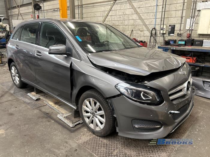 Mercedes B 1.5 B-180 CDI,d 16V Sloopvoertuig (2017, Grijs)