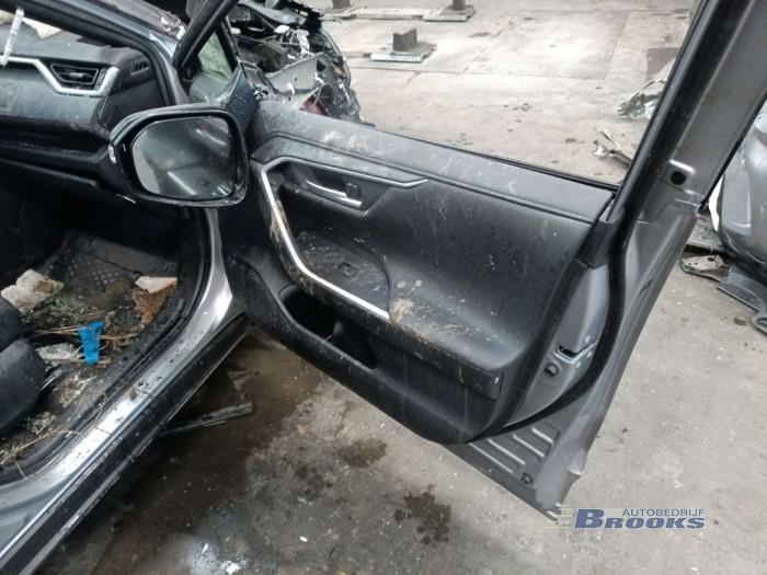 Toyota RAV4 2.5 Hybrid 16V AWD Sloopvoertuig (2020, Grijs)