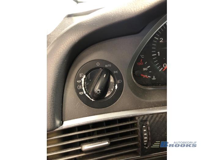 Audi A6 2.4 V6 24V Sloopvoertuig (2004, Blauw)