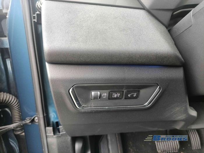 Lynk & Co 01 1.5 PHEV Sloopvoertuig (2021, Blauw)