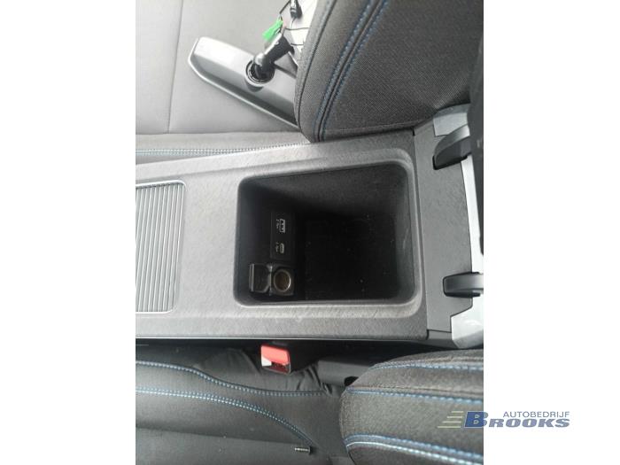 Lynk & Co 01 1.5 PHEV Sloopvoertuig (2021, Blauw)