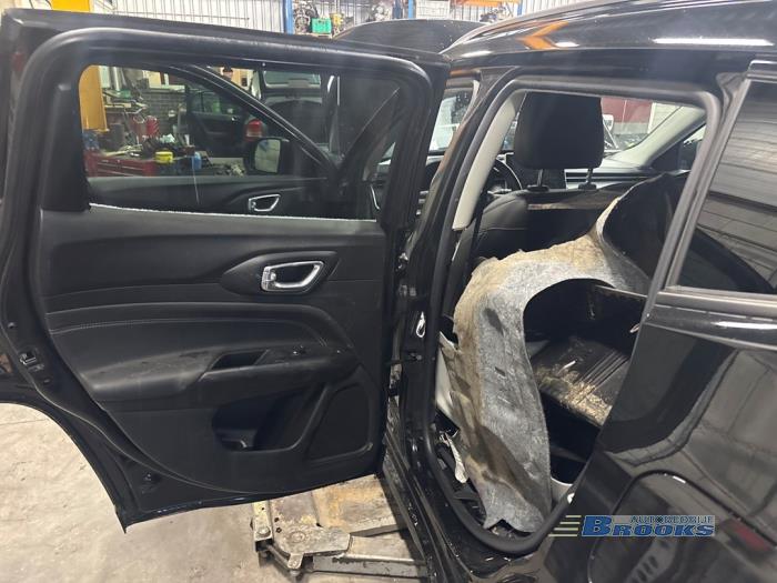 Jeep Compass II 1.3 4XE 240 16V 4x4 Sloopvoertuig (2022, Zwart)