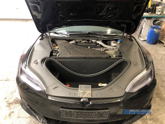 Tesla Model S 100D Sloopvoertuig (2018, Zwart)