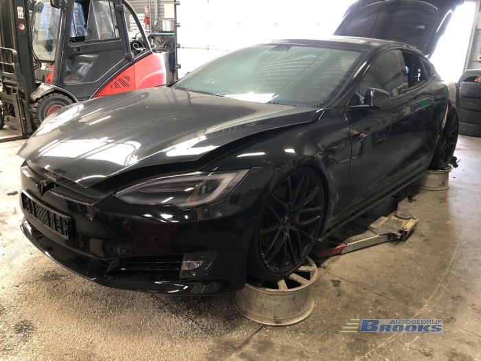 Tesla Model S 100D Sloopvoertuig (2018, Zwart)